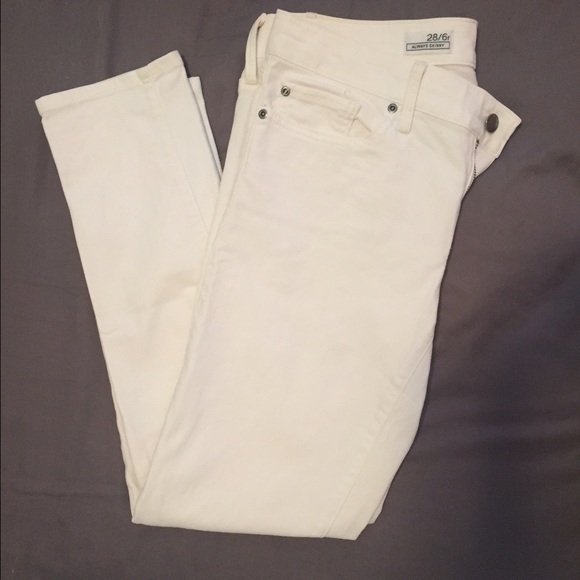 Gap white skinnies
