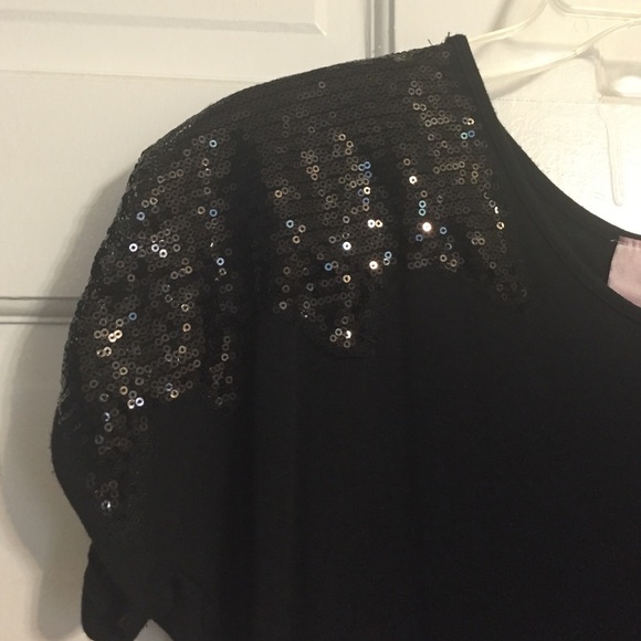 Black tunic shirt with sequin shoulders - Picture 2 of 3