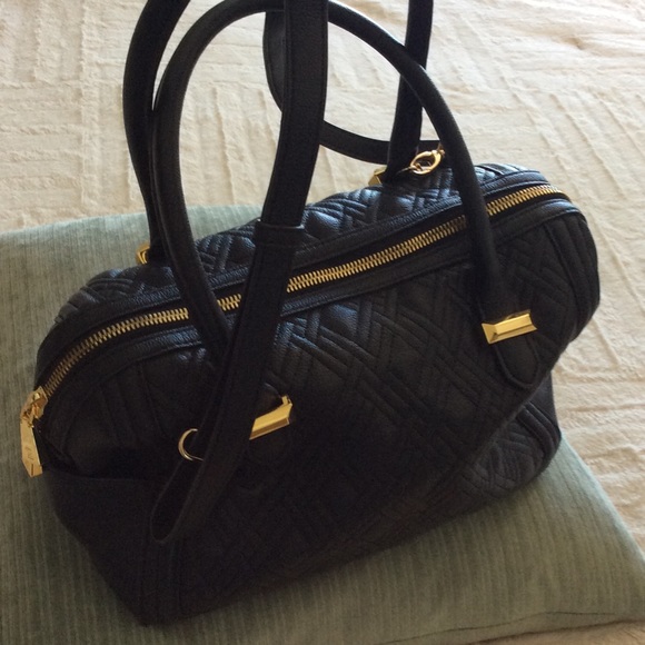 Snob Essentials Black quilted purse