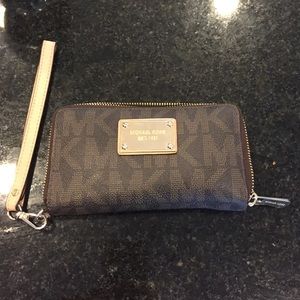 Michael Kors Wallet/ Wristlet