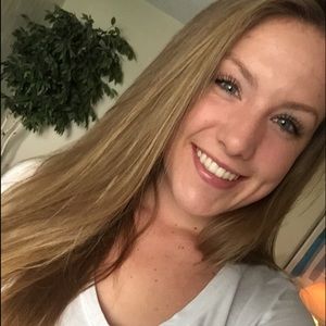 Meet your Posher, Brenna