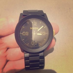 NIXON MENS WATCH