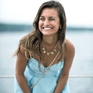 Meet your Posher, Caitlin