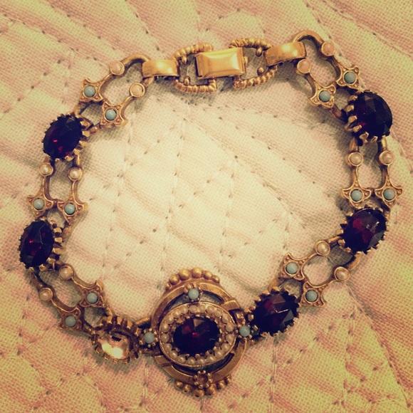 Fashion Ruby and pearl bracelet
