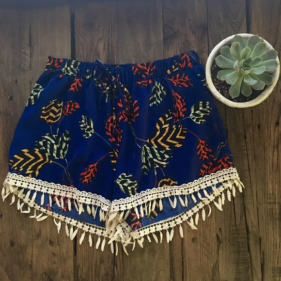 Feather shorts - Picture 1 of 2