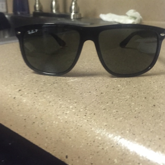 Mens Ray Ban sunglasses. Authentic. Brand new.