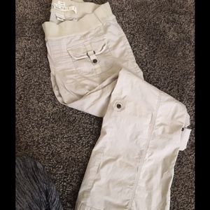 Old Navy Cargo Maternity Capri/Pants