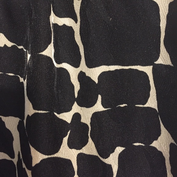 Patterned sleeveless top - Picture 3 of 3