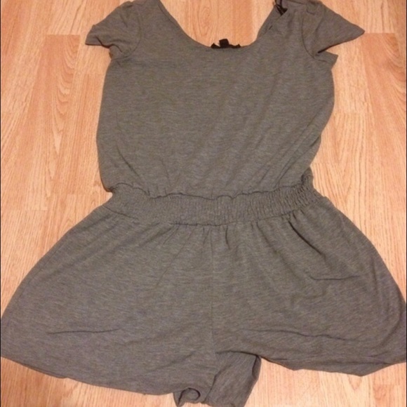 Cut gray Romper