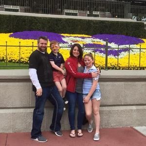 Meet your Posher, Dina