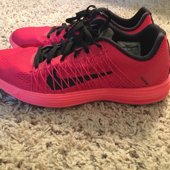 Nike Shoes - Nike lunarlon road racers. Womens size 8.5.