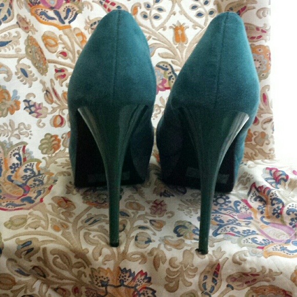 Suade heels - Picture 3 of 4