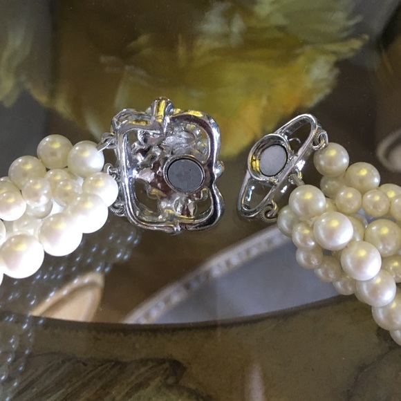 Pearl wrap around necklace - Picture 3 of 3