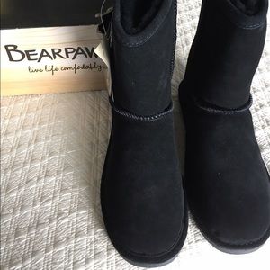 Ugg like black boots size 10