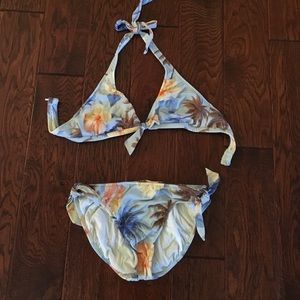 Super cute bikini!