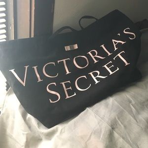 VS tote!! 😍😍😍