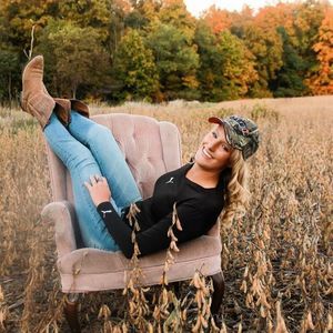Meet your Posher, Casey-jo