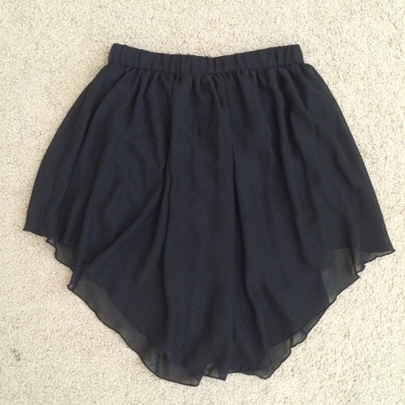 Black skirt - Picture 1 of 1