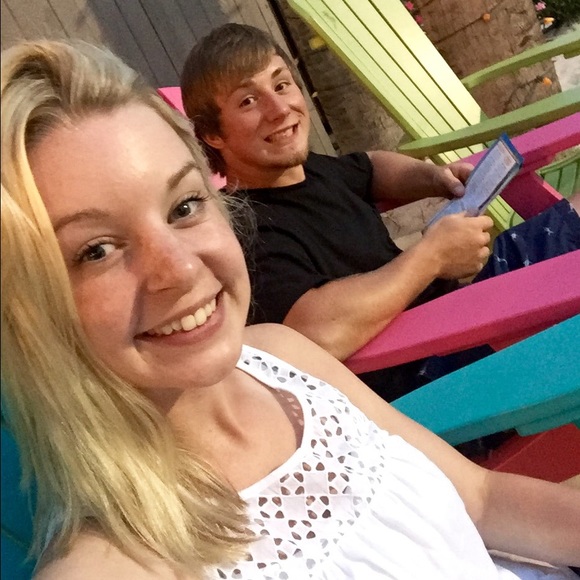 Meet your Posher, Jessica - Picture 1 of 1