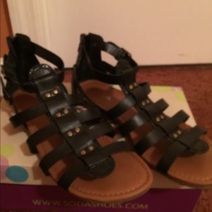 Black flat gladiator sandals