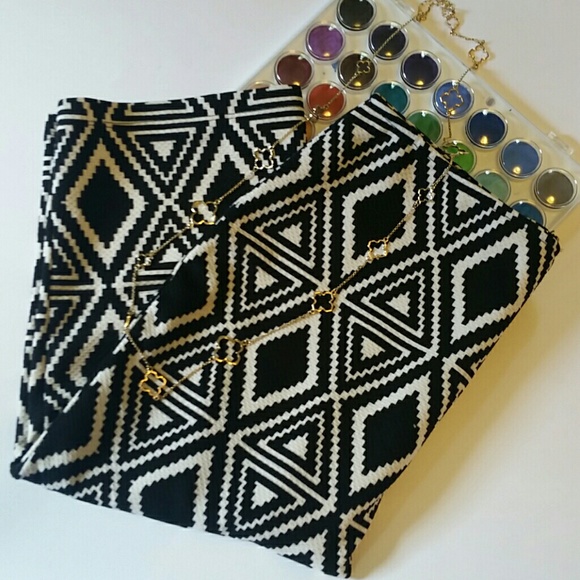 bobeau Dresses & Skirts - Bobeau Geometric Midi Skirt