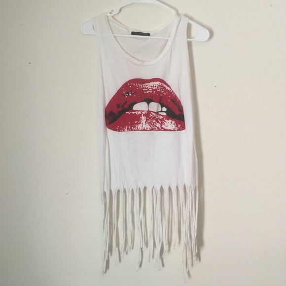 Muscle tee with fringe