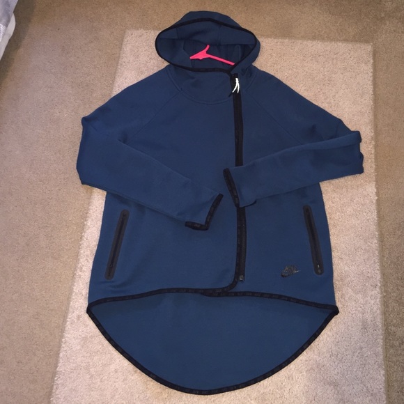 Woman's Nike jacket size medium