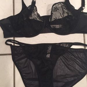Caclque black see-thru bra and panty
