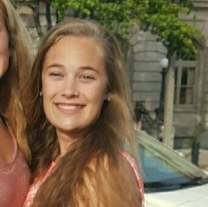 Meet your Posher, Mia