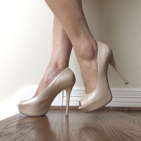 Enzo Angiolini Shoes - Enzo Angiolini Beige Patent Peep Toe Pumps