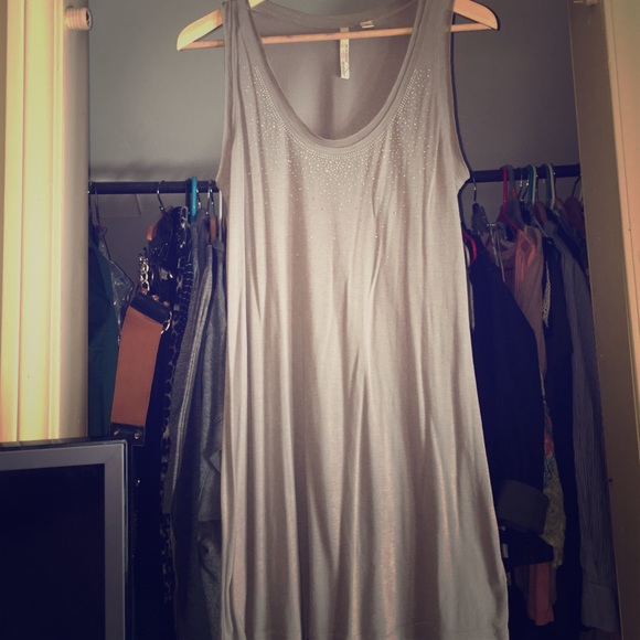 Classy grey studded long tank - Picture 1 of 4