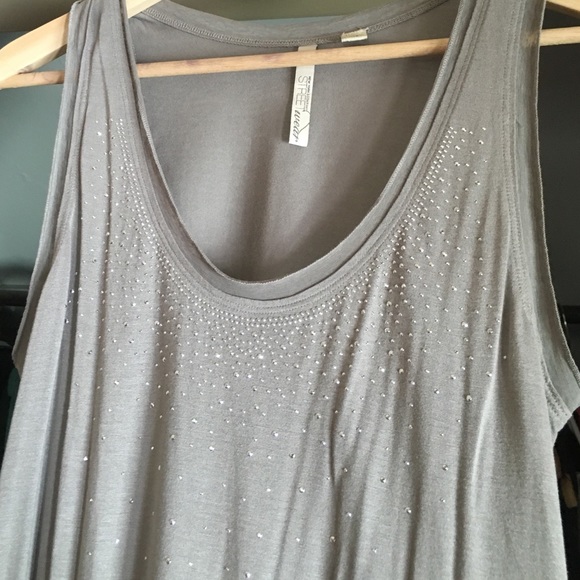 Classy grey studded long tank - Picture 2 of 4