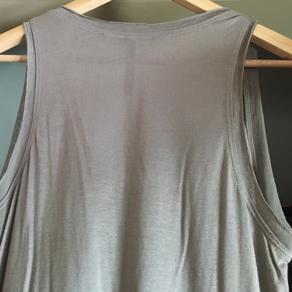 Classy grey studded long tank - Picture 4 of 4