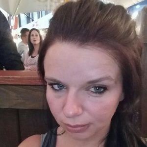 Meet your Posher, Desiree