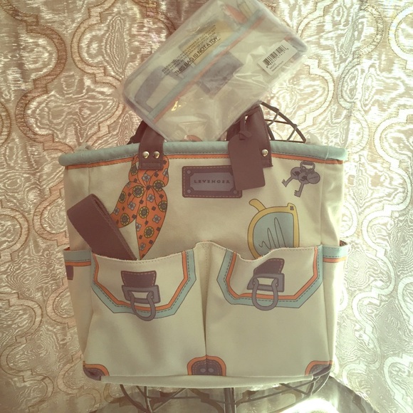 Levenger Handbags - Levenger handbag with pouchette. NEW