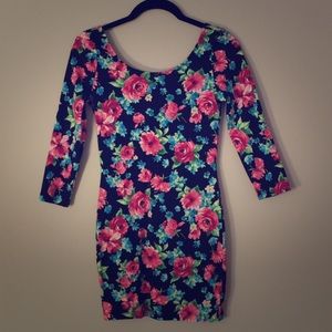 NEW FOREVER 21 FLOWER DRESS SIZE S