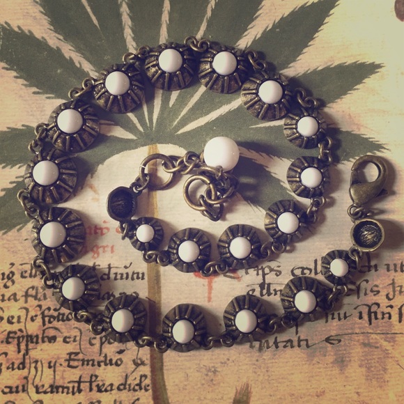 Anthropologie Jewelry - Anthropologie bronze and white necklace