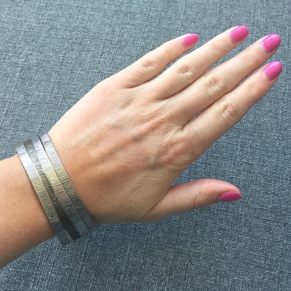 Set of 4 bangles!