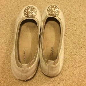 Beige bandolino flats