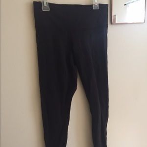 LuluLemon Wonder under pants size 4