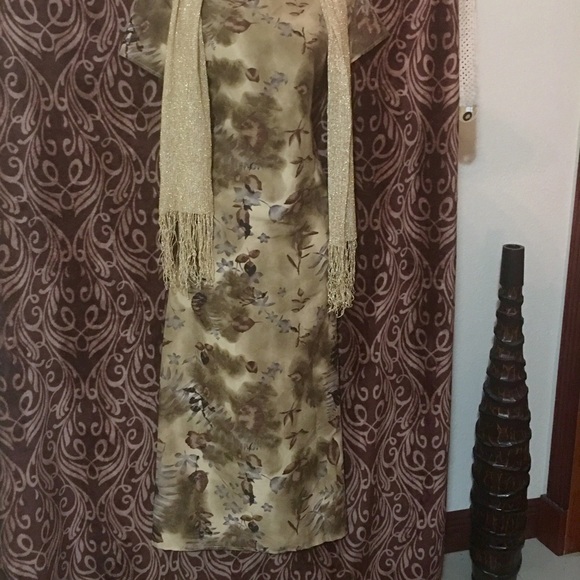 Dress - Picture 2 of 2