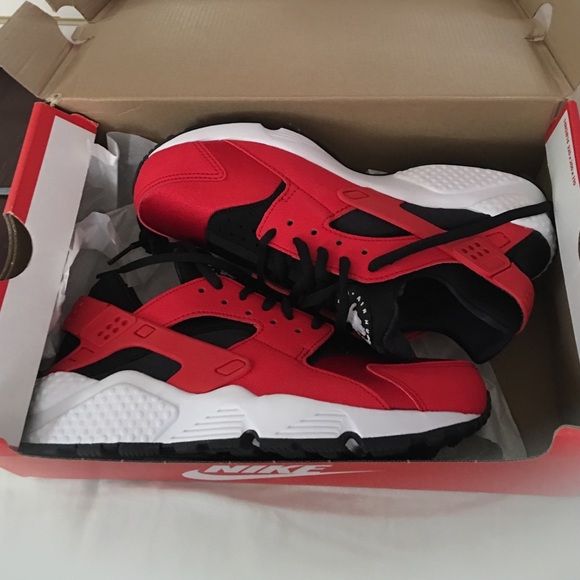 Women's Air Huarache Run brand new never worn