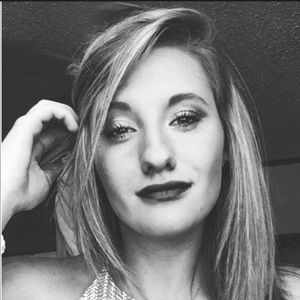 Meet your Posher, Mikayla