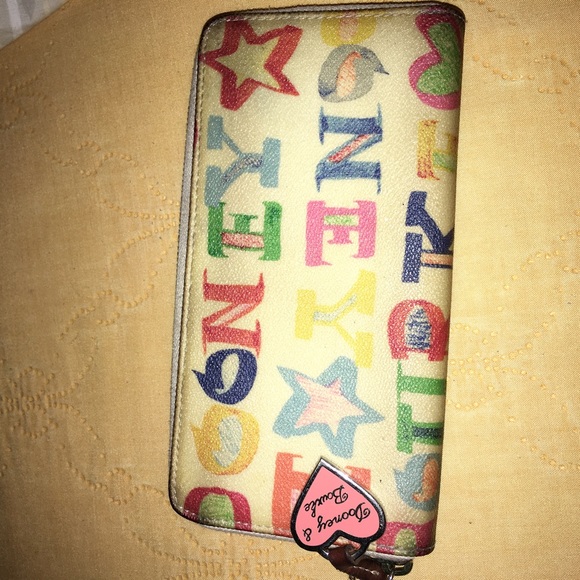 Dooney & Bourke wallet