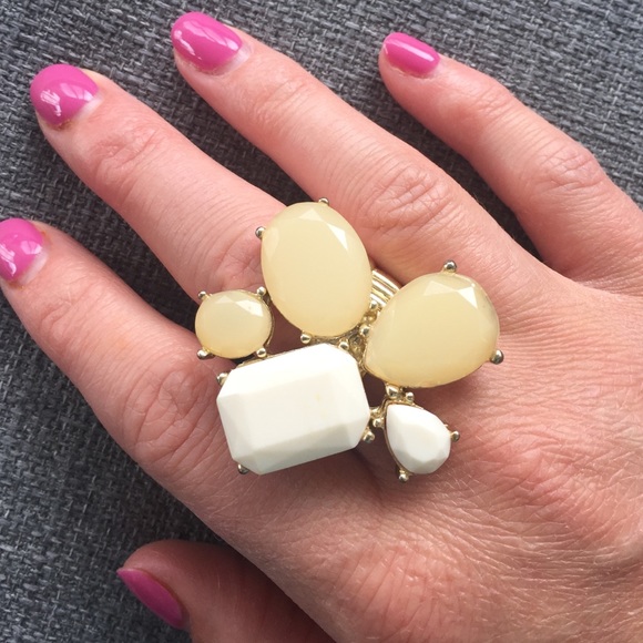 Fun adjustable ring!!gold color with cream/white