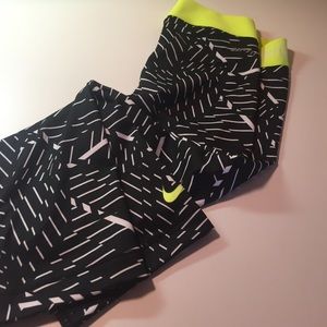 Never been worn Nike pro leggings
