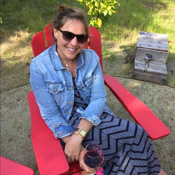 Meet your Posher, Emily