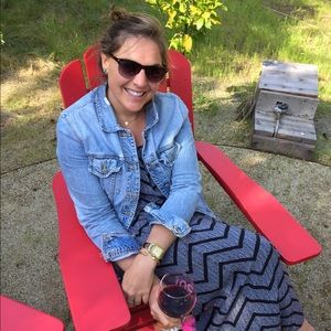 Meet your Posher, Emily