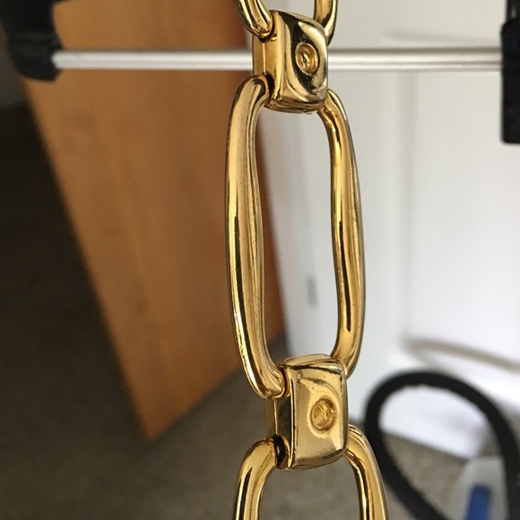Belt: Gold tone box chain link belt