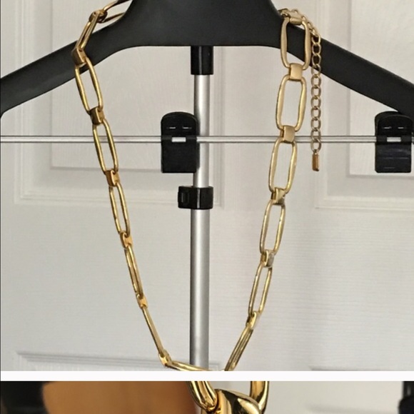 Belt: Gold tone box chain link belt